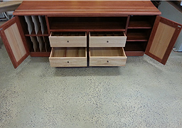 Redgum Entertainment Unit 10
