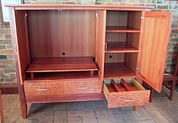 Redgum Entertainment Unit 2