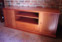 Redgum Entertainment Unit 3