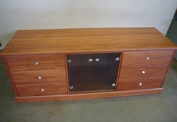 Redgum Entertainment Unit 5