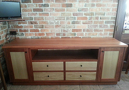 Redgum Entertainment Unit 9